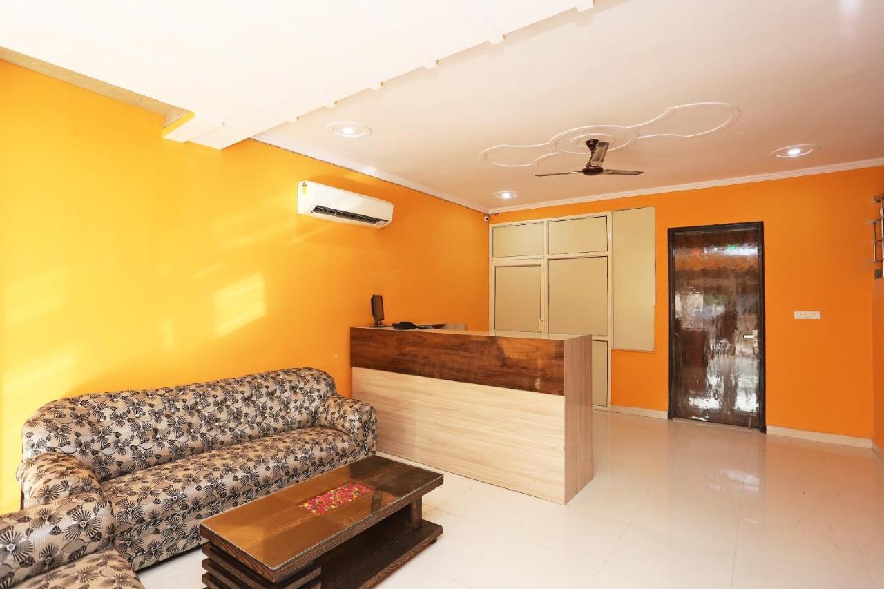 فندق Oyo Rose Residency Near Dwarka Sector 9 Metro Station نيودلهي المظهر الخارجي الصورة