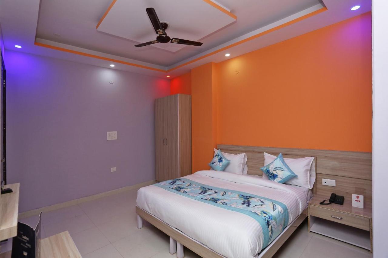 فندق Oyo Rose Residency Near Dwarka Sector 9 Metro Station نيودلهي المظهر الخارجي الصورة