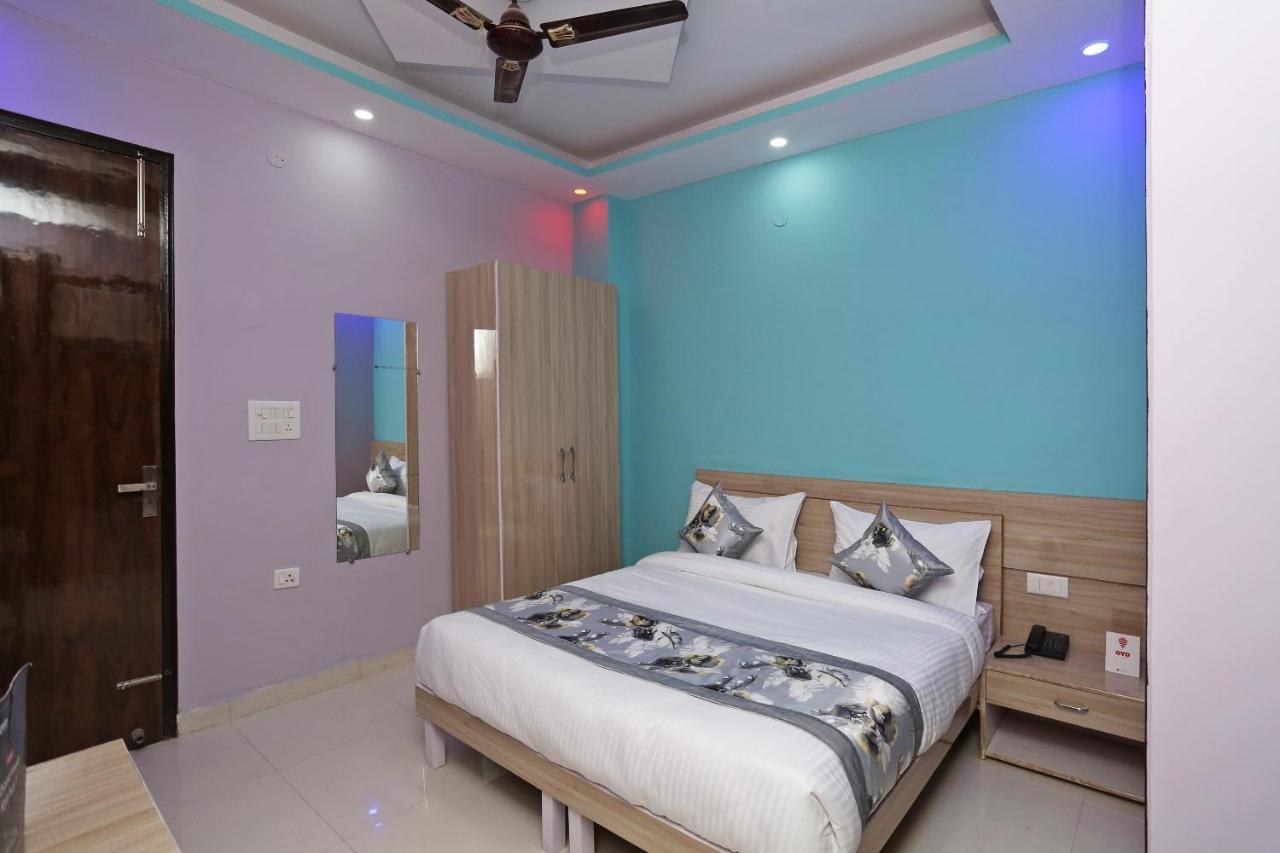 فندق Oyo Rose Residency Near Dwarka Sector 9 Metro Station نيودلهي المظهر الخارجي الصورة